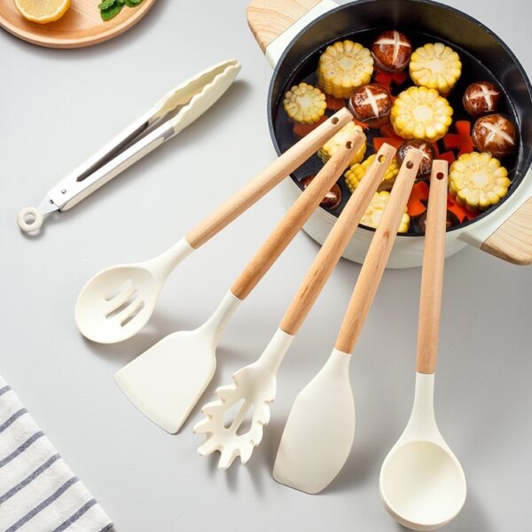 Wooden Handle Silicone Kitchenware Cooking Spatula Set - Image 2